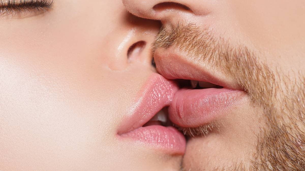 Manfaat Berciuman yang Tak Kamu Sadari Selama Ini